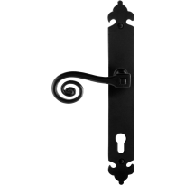 GPF6200.60L smeedijzer zwarte deurkruk Kera op langschild PC92 291x41x4mm, linkswijzend