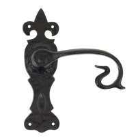 Wardlo deurkruk op schild 165x51mm WC57 smeedijzer zwart