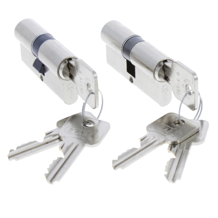Starx twee profielcilinders SKG** dubbel gelijksluitend 30/30mm messing vernikkeld