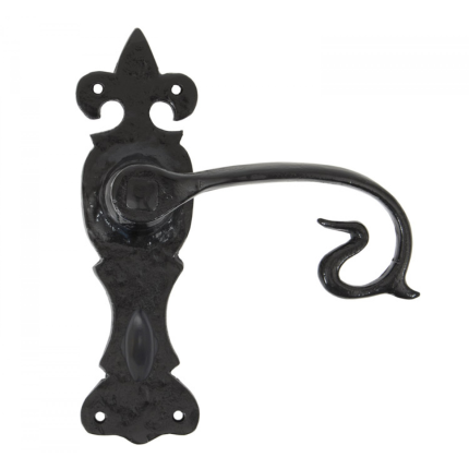 Wardlo deurkruk op schild 165x51mm WC57 smeedijzer zwart