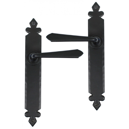 Wardlo deurkruk op schild 273x40mm Blind smeedijzer zwart