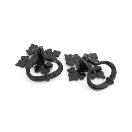 Wardlo luikring 95mm, op plaat 130mm smeedijzer zwart