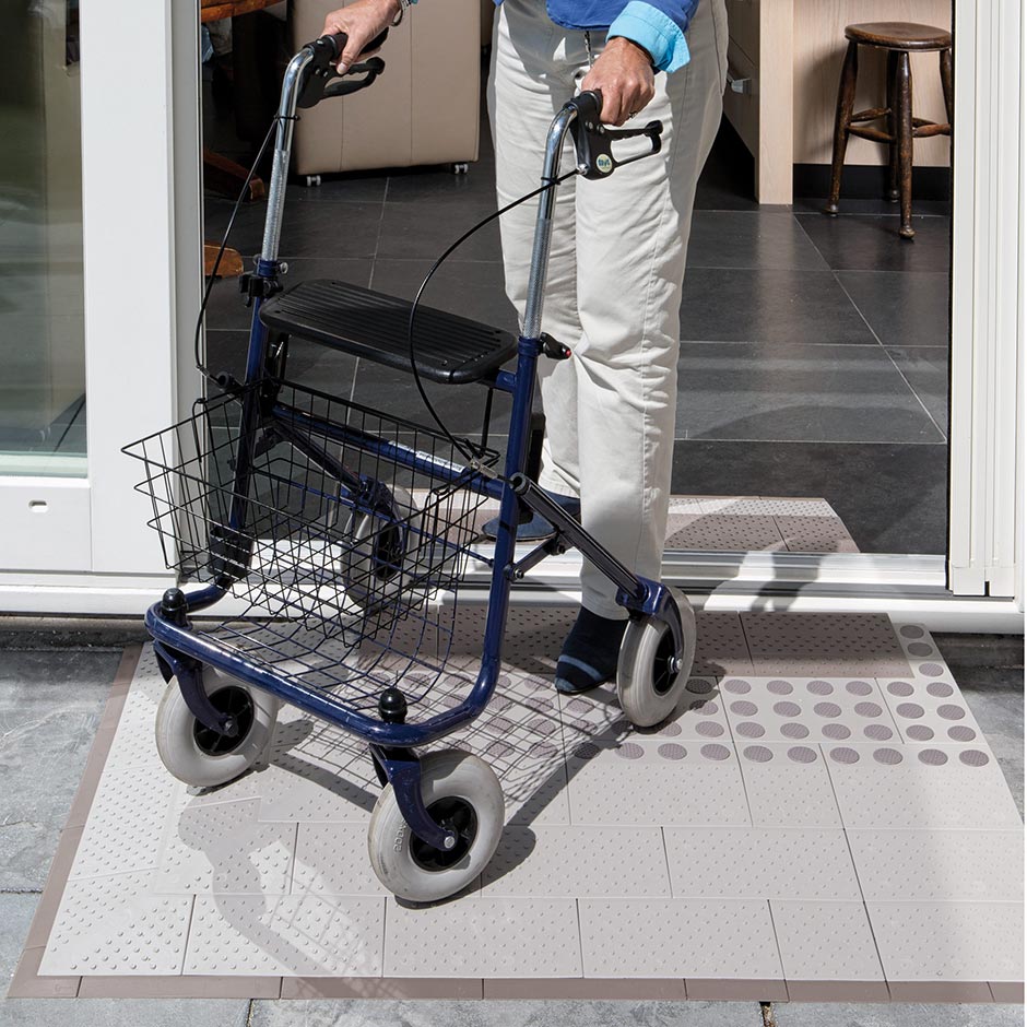 Sfeerimpressie SecuCare Senior modulaire drempelhulp 3.jpg